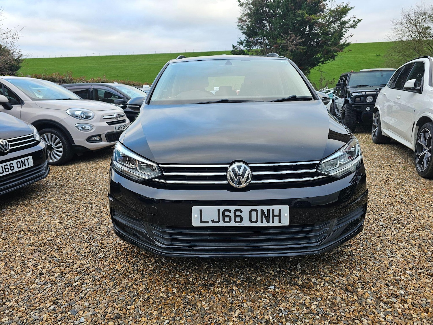 Used Volkswagen Touran for sale - 76700742: Photo 3