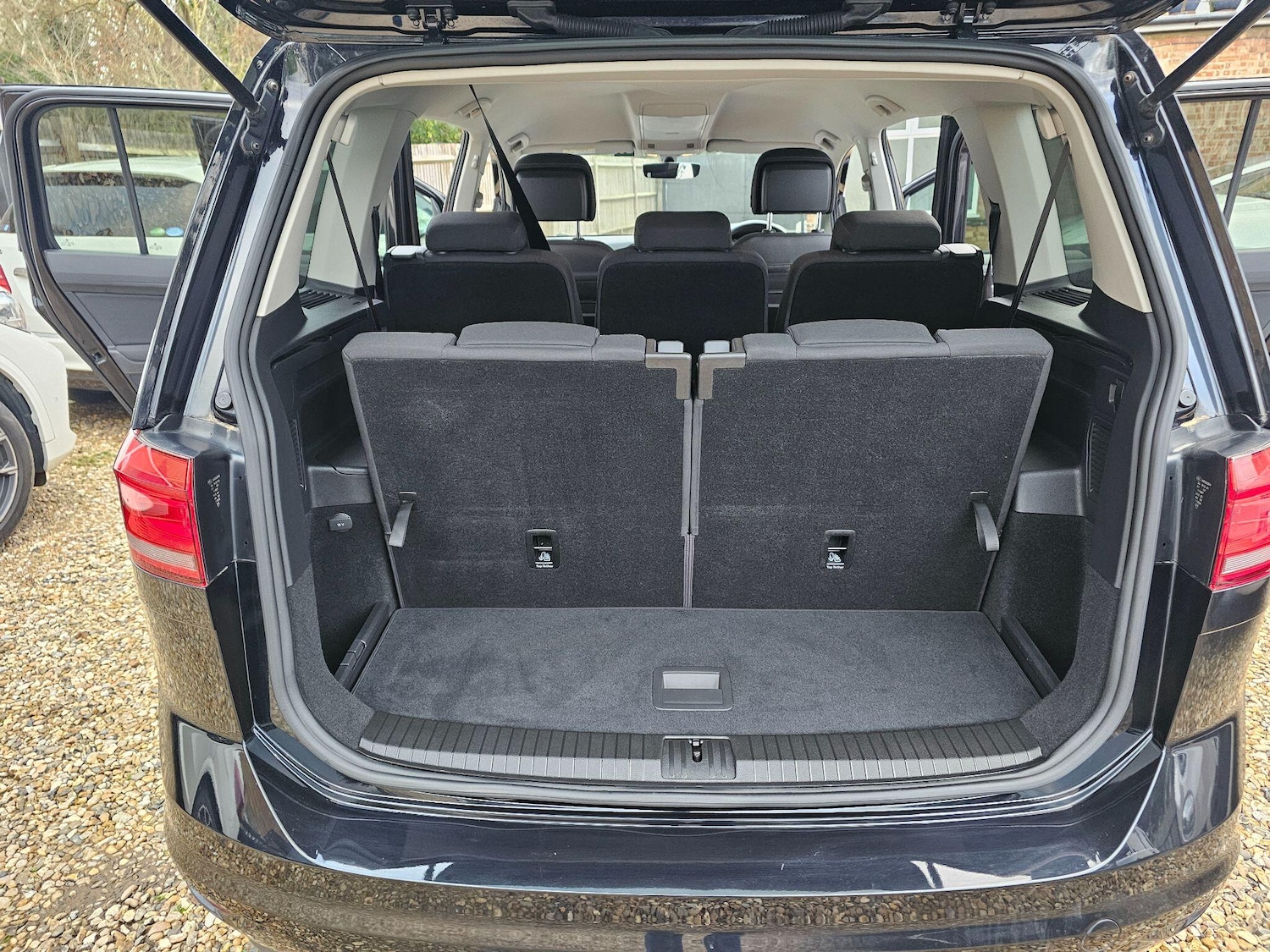 Used Volkswagen Touran for sale - 76700742: Photo 48