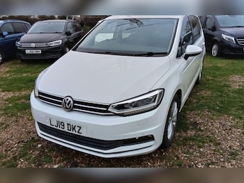 Used Volkswagen Touran 2019 for sale - 77029415: Photo