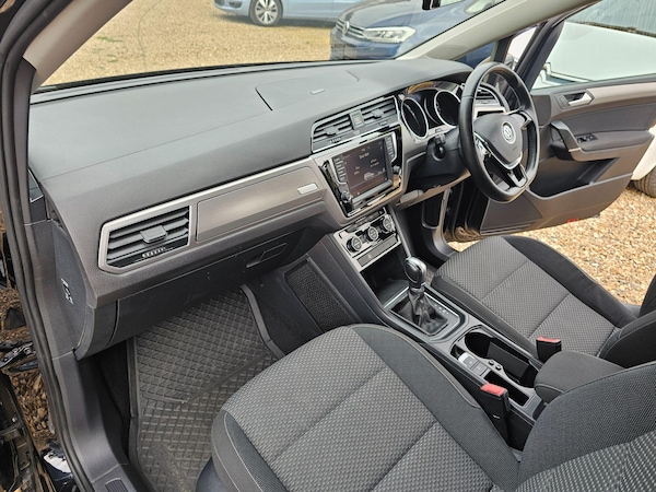 Used Volkswagen Touran 2025 for sale - 75670229: Photo 32