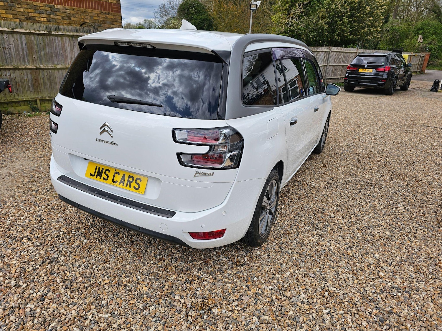 Vehicle 44
