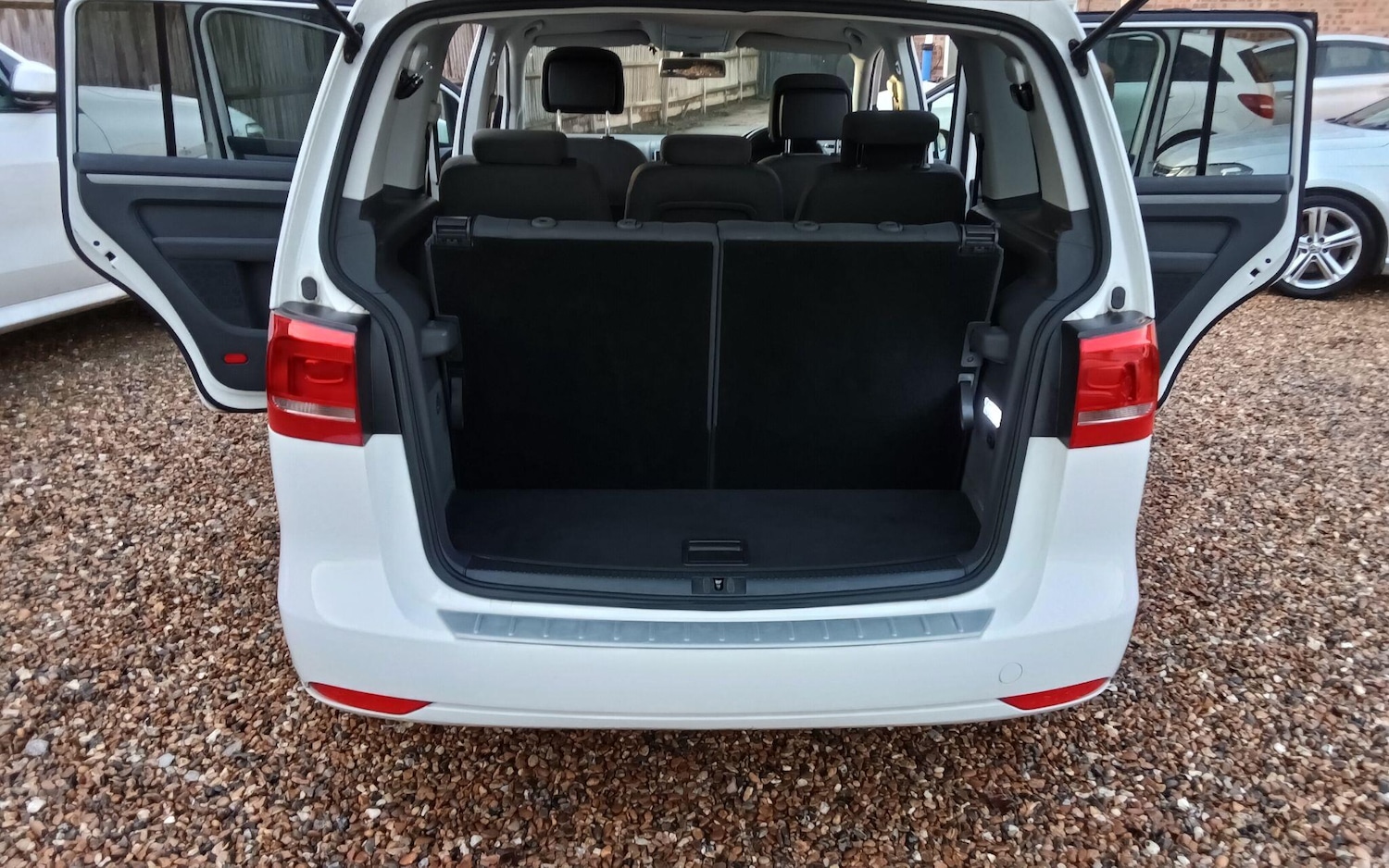 Used Volkswagen Touran for sale - 76886867: Photo 55