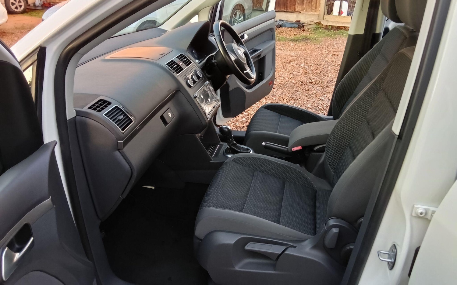 Used Volkswagen Touran for sale - 76886867: Photo 56