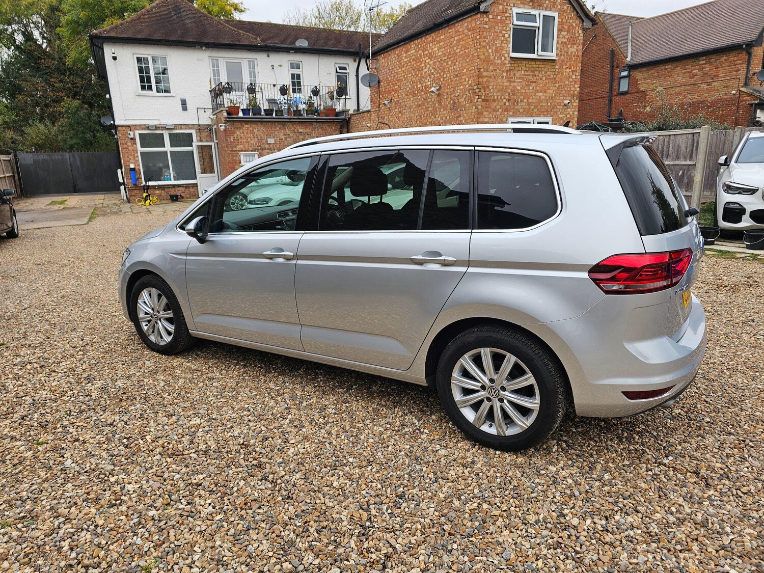 Used Volkswagen Touran for sale - 76306198: Photo 4