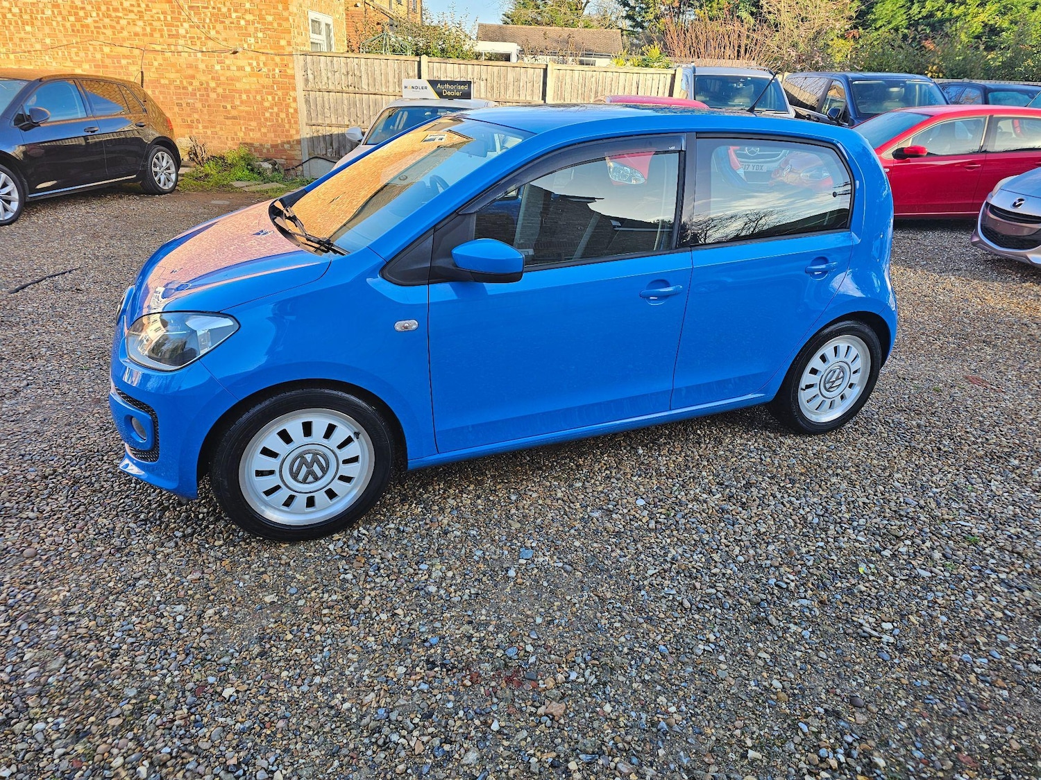 Used Volkswagen up! 2024 for sale - 76227389: Photo 11
