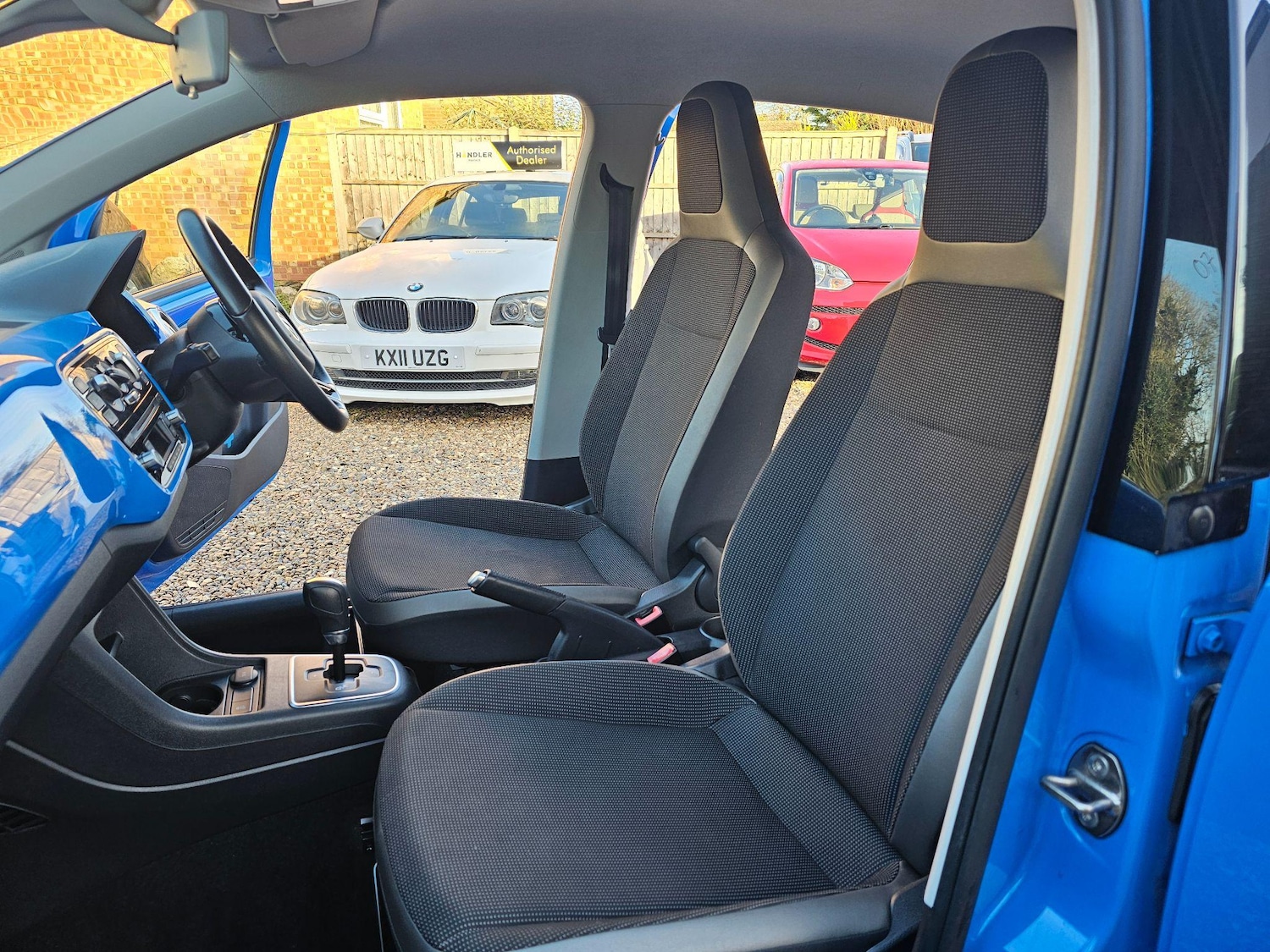 Used Volkswagen up! 2024 for sale - 76227389: Photo 36