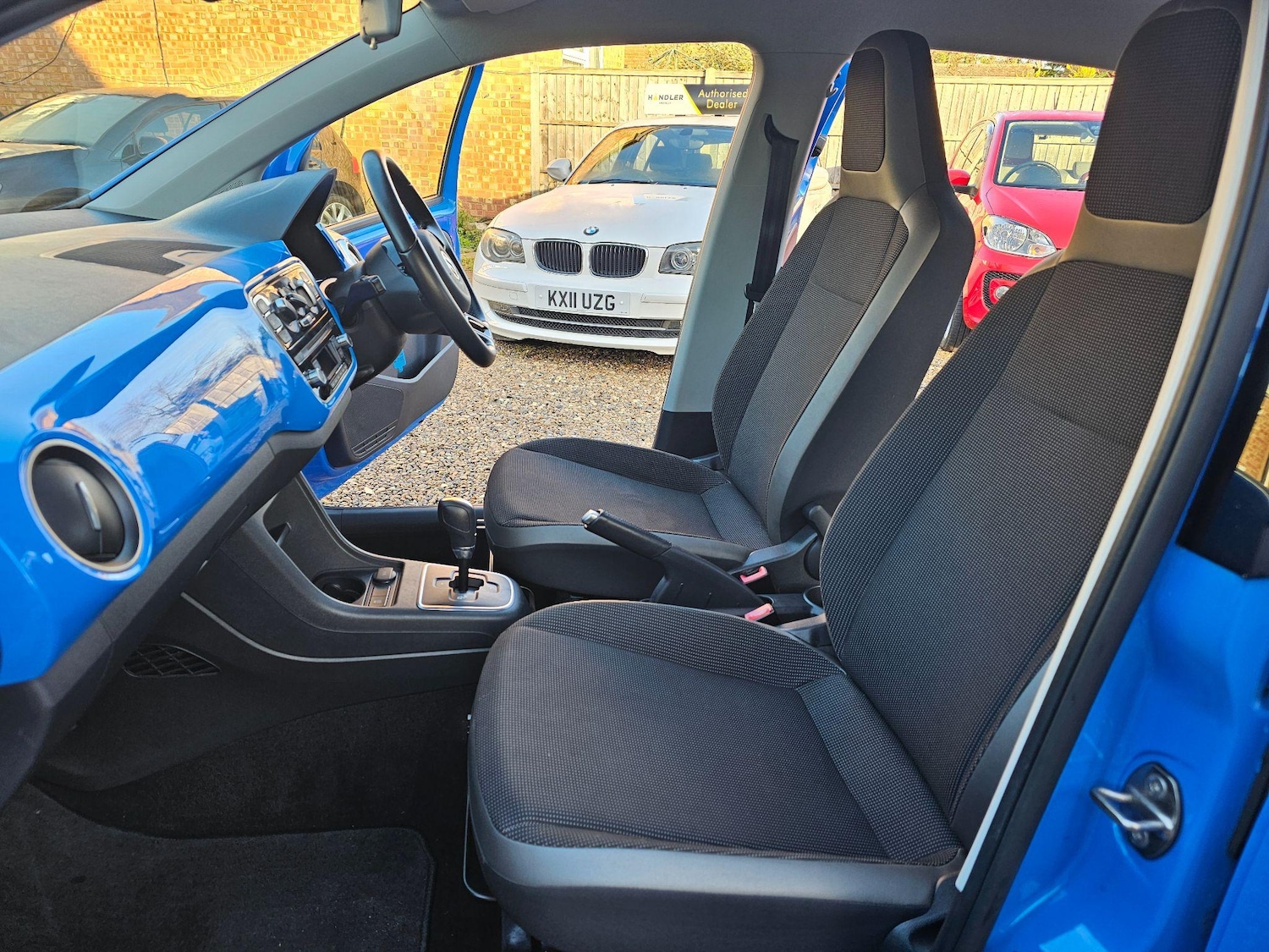 Used Volkswagen up! 2024 for sale - 76227389: Photo 37