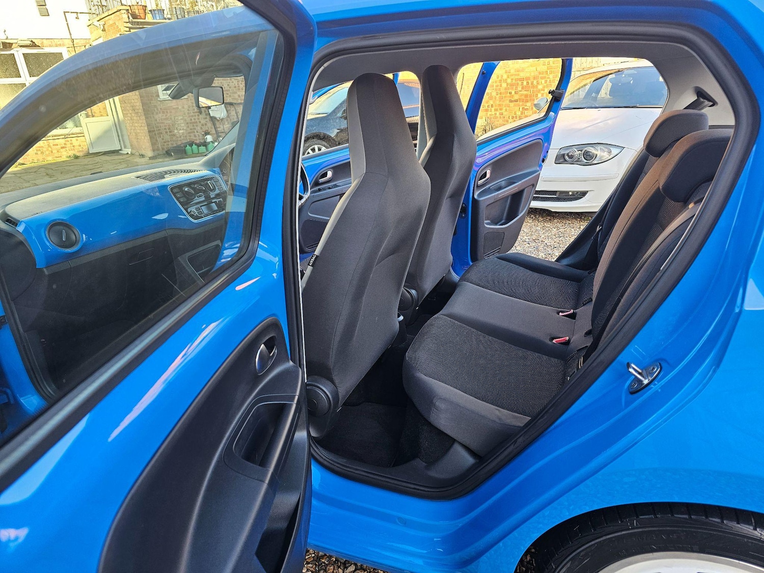 Used Volkswagen up! 2024 for sale - 76227389: Photo 40