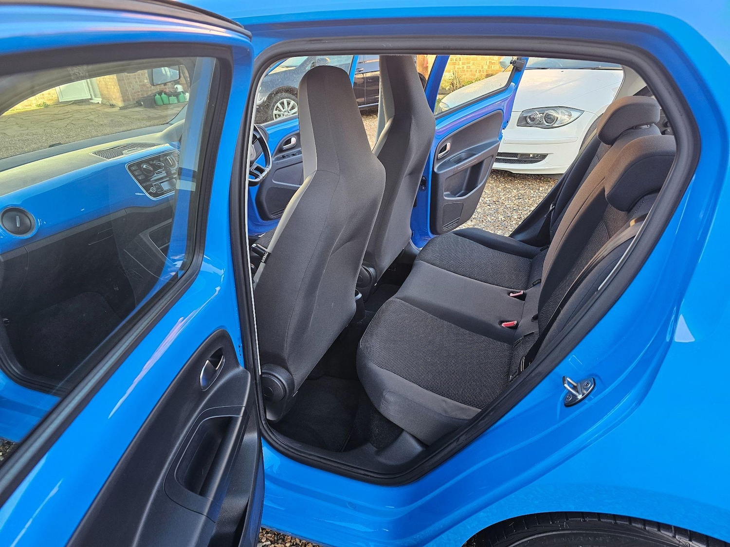 Used Volkswagen up! 2024 for sale - 76227389: Photo 42