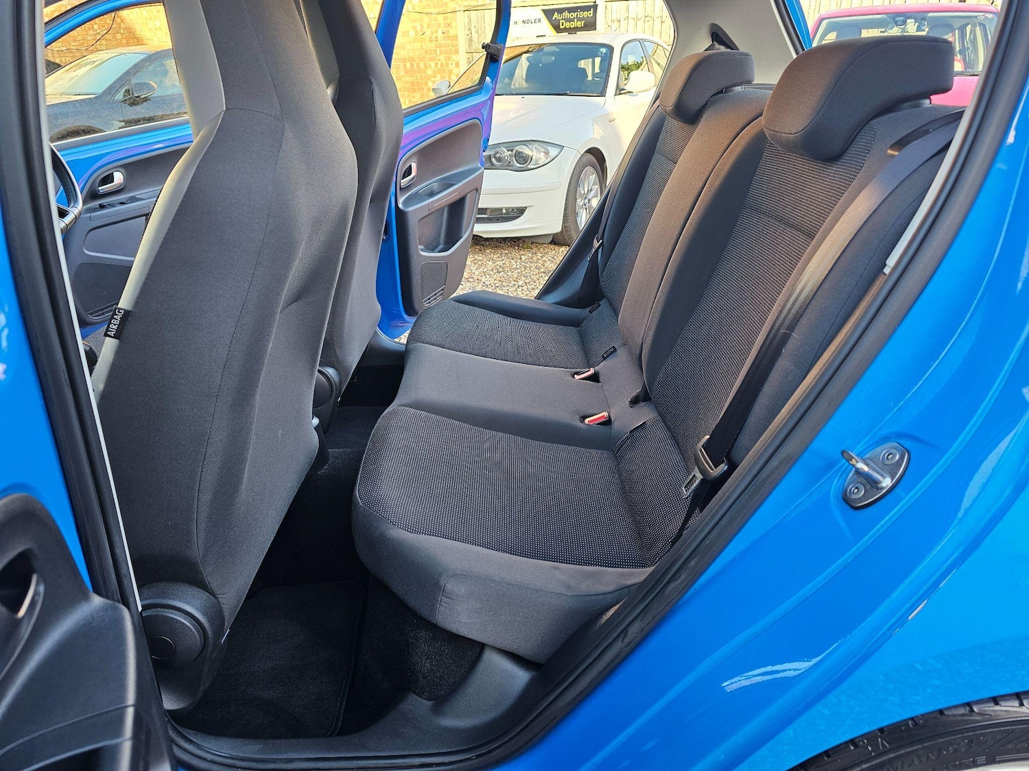 Used Volkswagen up! 2024 for sale - 76227389: Photo 43