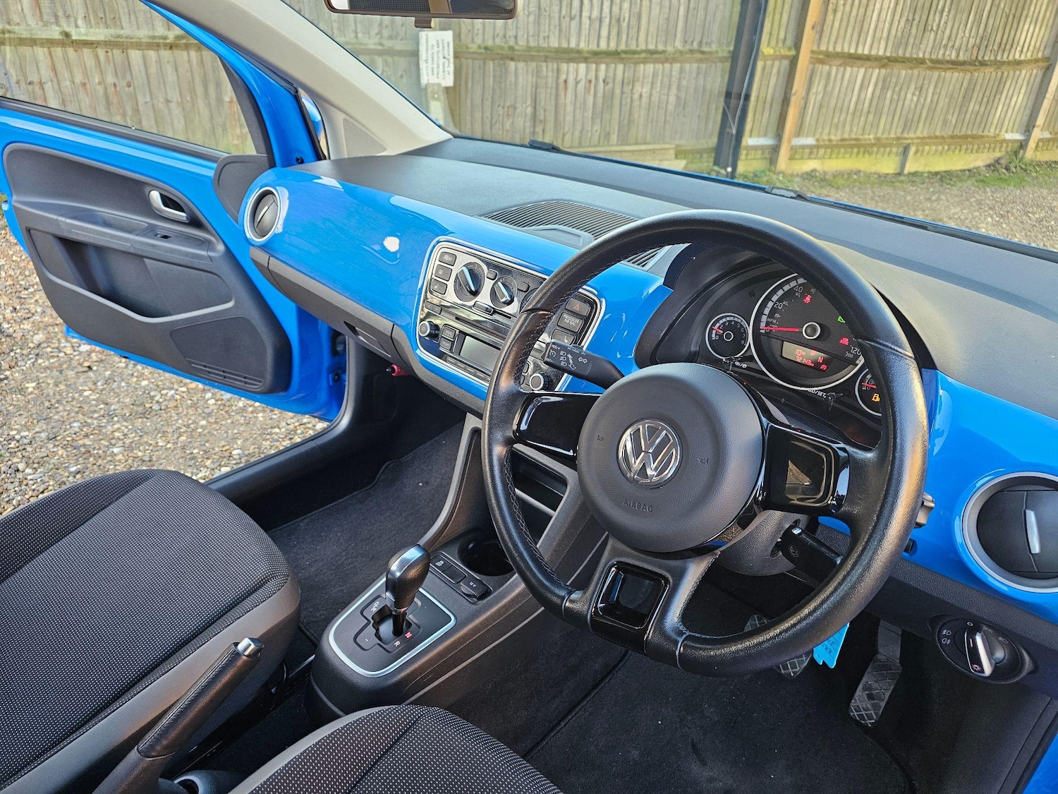 Used Volkswagen up! 2024 for sale - 76227389: Photo 56