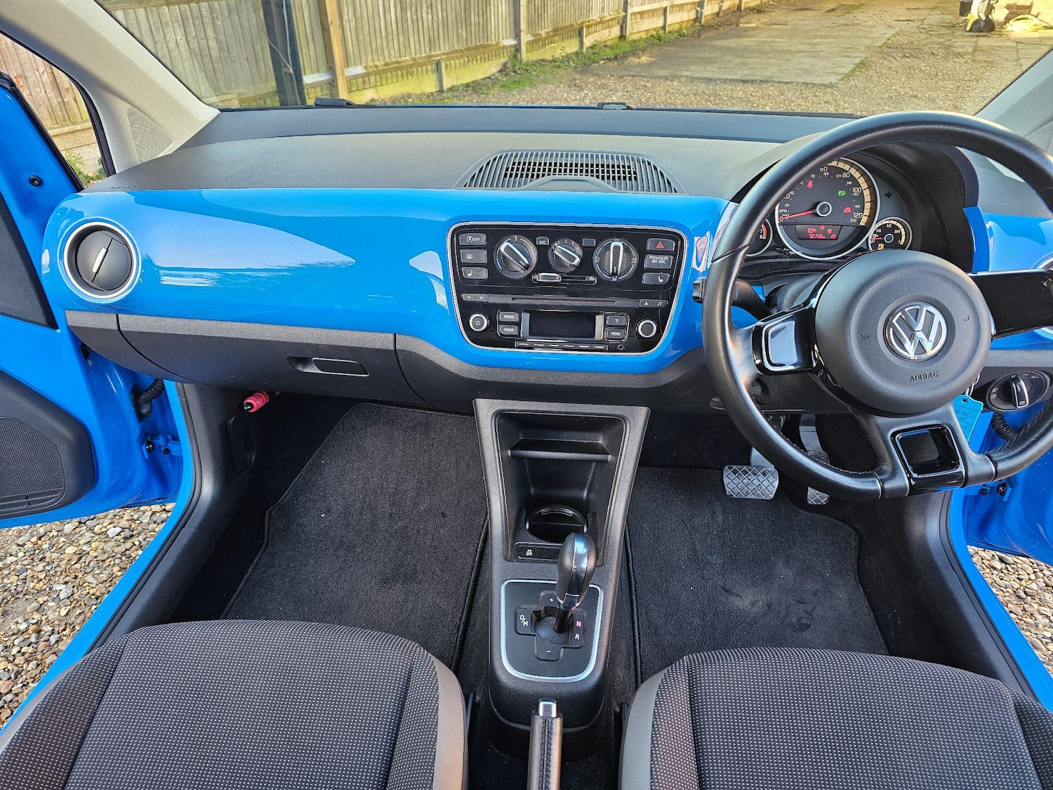 Used Volkswagen up! 2024 for sale - 76227389: Photo 57