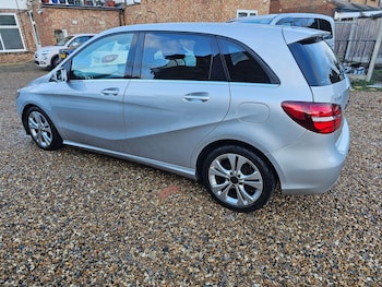 Used Mercedes-Benz B Class 2018 for sale - 76742388: Photo