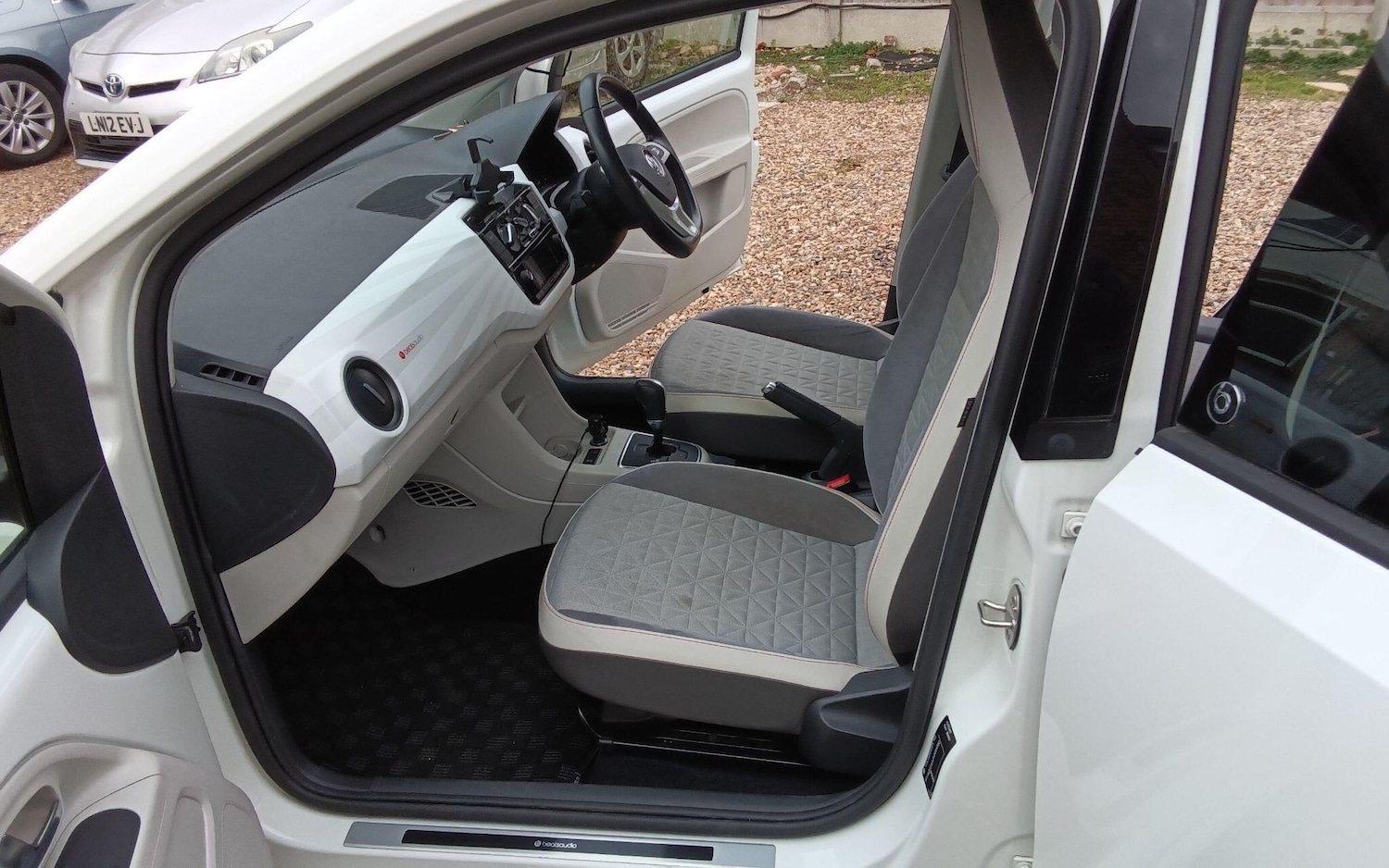 Used Volkswagen up! 2025 for sale - 76990095: Photo 40