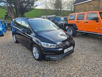 Used Volkswagen Touran 2016 for sale - 78019846: Photo