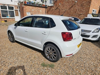Used Volkswagen Polo 2016 for sale - 75857735: Photo