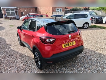 Used Renault Captur 2018 for sale - 79192283: Photo