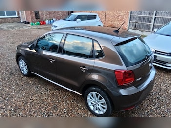 Used Volkswagen Polo 2016 for sale - 76727862: Photo