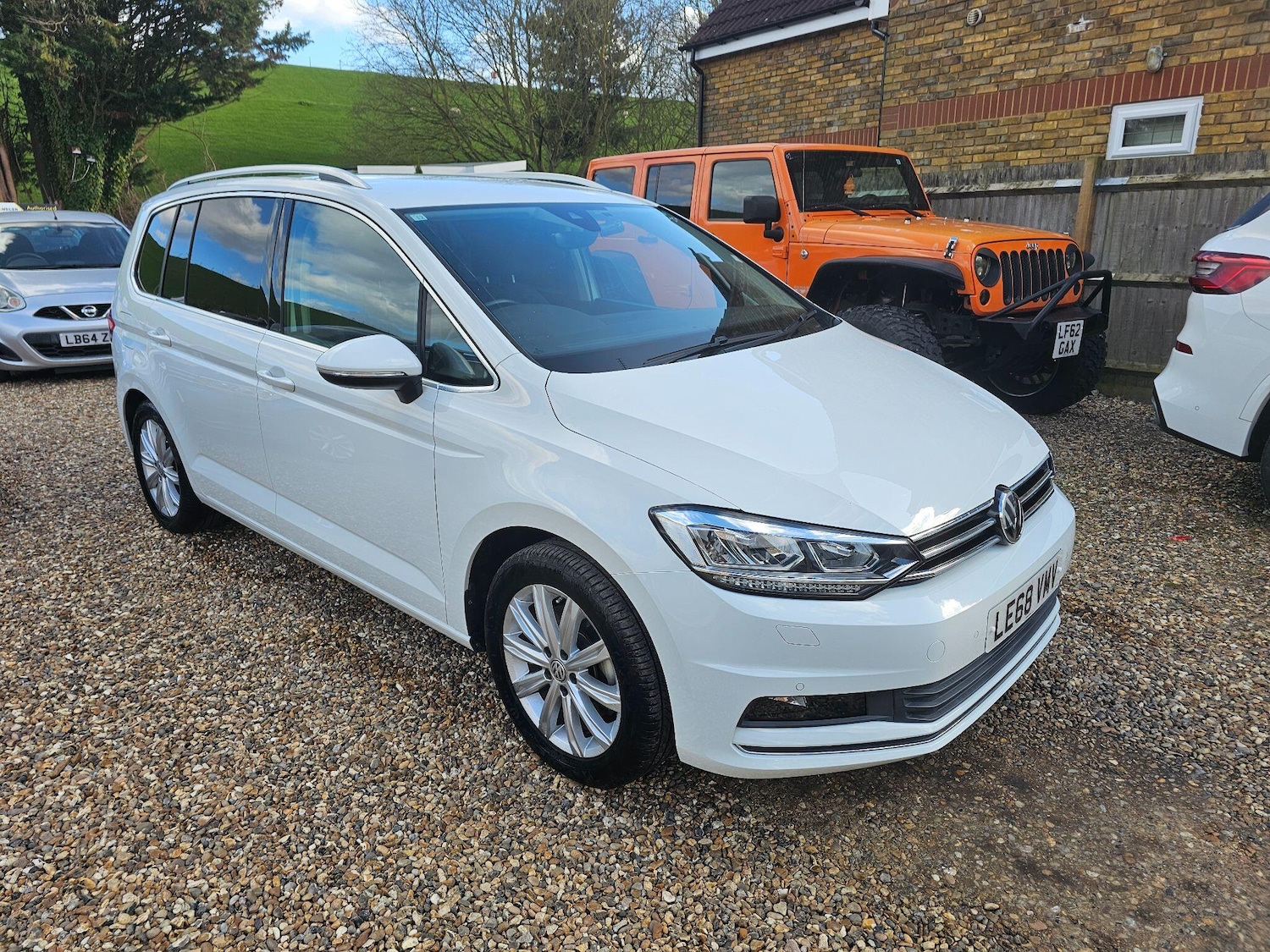 Used Volkswagen Touran for sale - 77839551: Photo 2