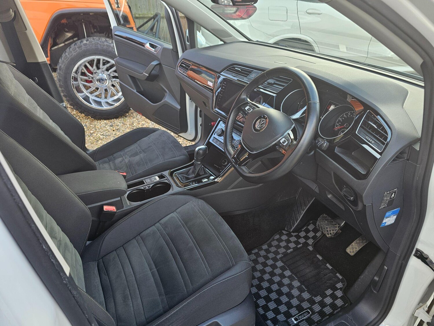 Used Volkswagen Touran for sale - 77839551: Photo 29