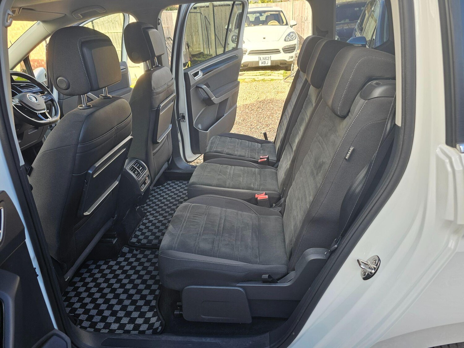 Used Volkswagen Touran for sale - 77839551: Photo 34