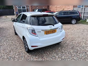 Used Toyota Yaris 2013 for sale - 79039224: Photo