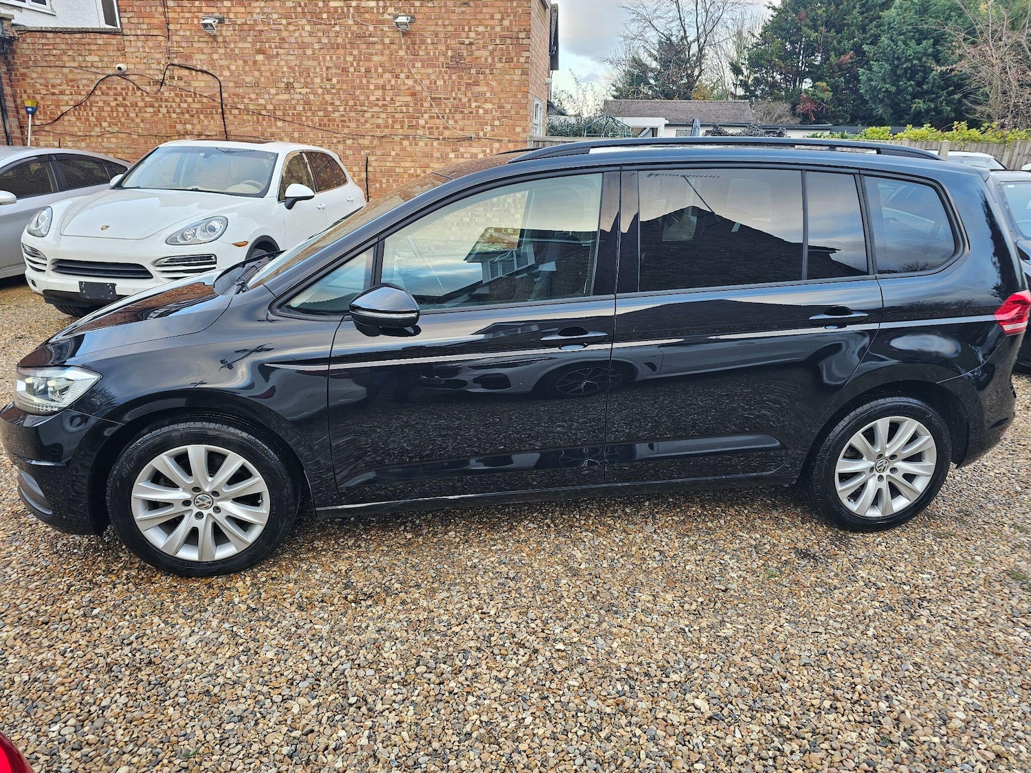 Used Volkswagen Touran for sale - 76700565: Photo 14