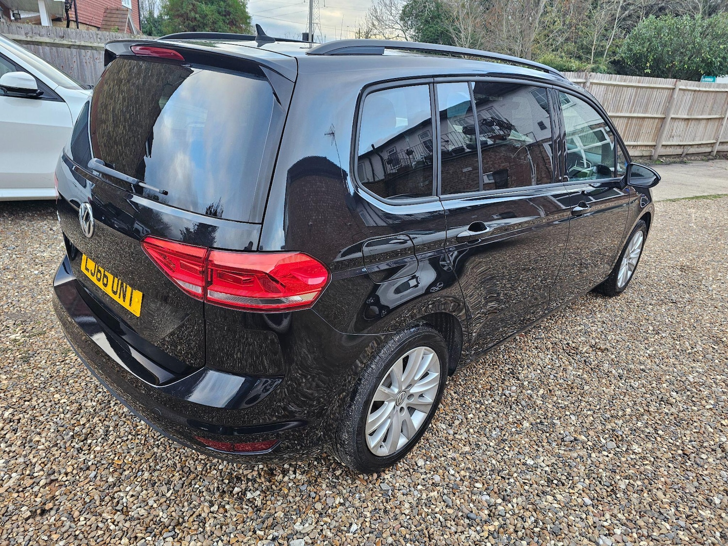 Used Volkswagen Touran for sale - 76700565: Photo 17