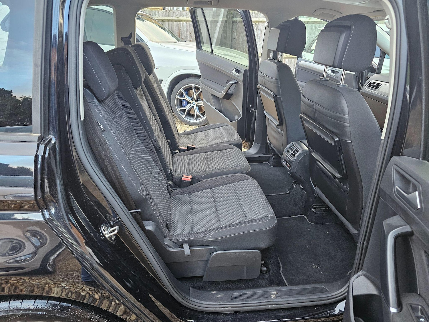 Used Volkswagen Touran for sale - 76700565: Photo 37