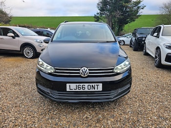 Used Volkswagen Touran 2017 for sale - 76700565: Photo