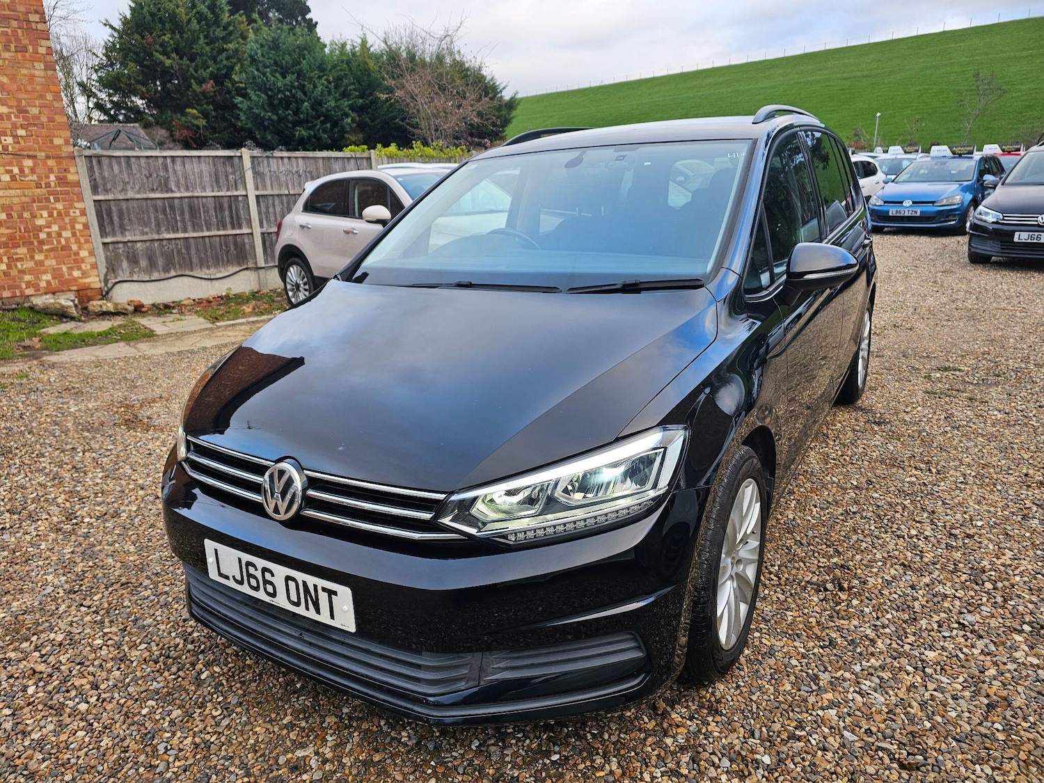Used Volkswagen Touran for sale - 76700565: Photo 4