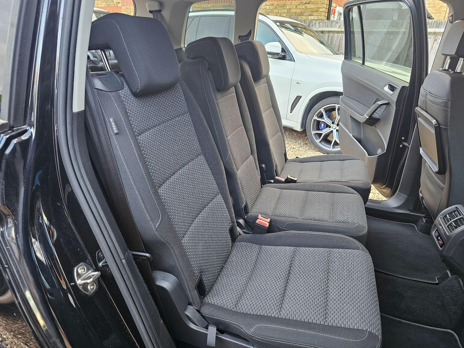 Used Volkswagen Touran for sale - 76700565: Photo 42