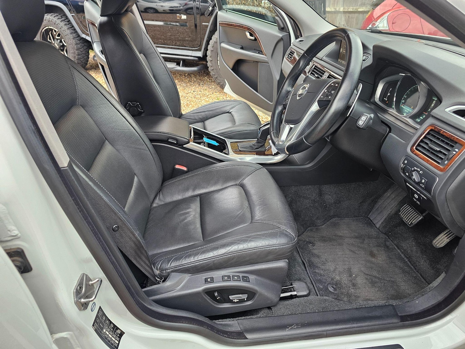 Used Volvo V70 for sale - 76175665: Photo 25