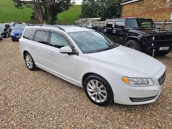 Used Volvo V70 2015 for sale - 76175665: Photo
