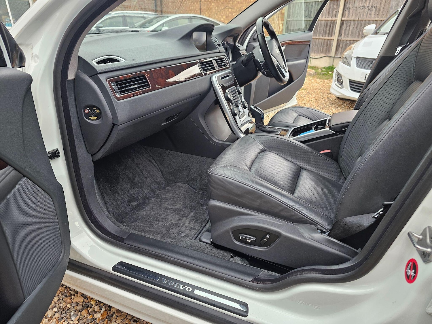 Used Volvo V70 for sale - 76175665: Photo 39