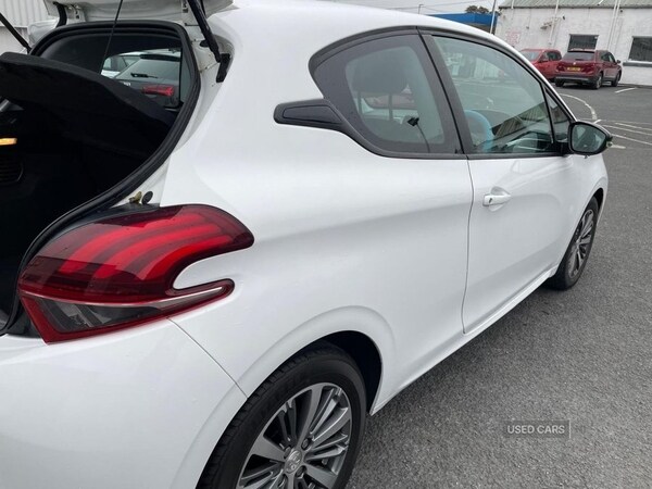 Used Peugeot 208 2016 for sale - 76308165: Photo 5