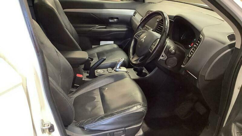 Used Mitsubishi Outlander 2014 for sale - 76559680: Photo 10