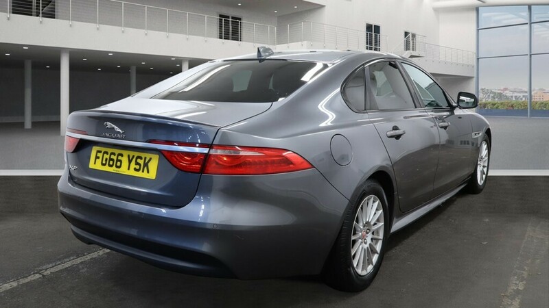 Used Jaguar XF 2016 for sale - 76559707: Photo 4