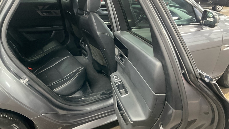 Used Jaguar XF 2016 for sale - 76559707: Photo 8