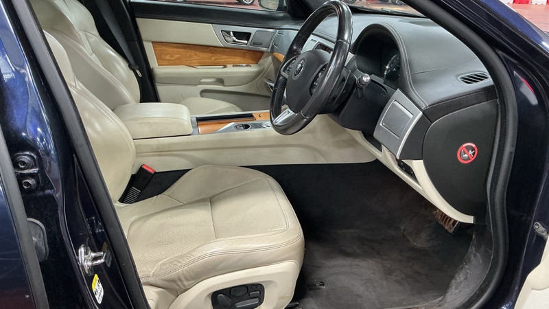 Used Jaguar XF 2014 for sale - 76559668: Photo 10