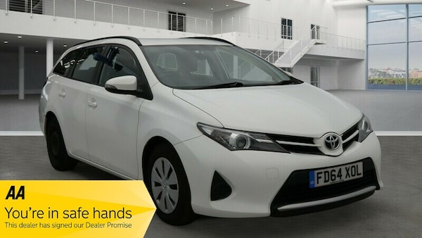 Used Toyota Auris 2014 for sale - 76023486: Photo 1