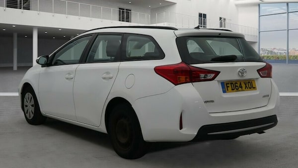 Used Toyota Auris 2014 for sale - 76023486: Photo 4