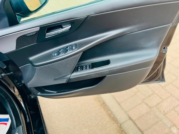 Used Jaguar XE 2017 for sale - 74993572: Photo 20