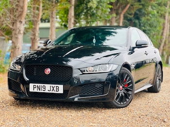 Used Jaguar XE 2019 for sale - 75411848: Photo