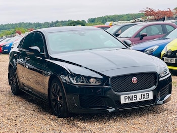 Used Jaguar XE 2019 for sale - 75411848: Photo