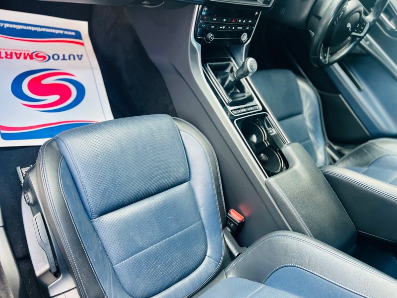 Used Jaguar XE 2016 for sale - 76029947: Photo 11