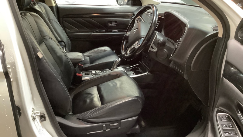 Used Mitsubishi Outlander 2018 for sale - 76631130: Photo 10