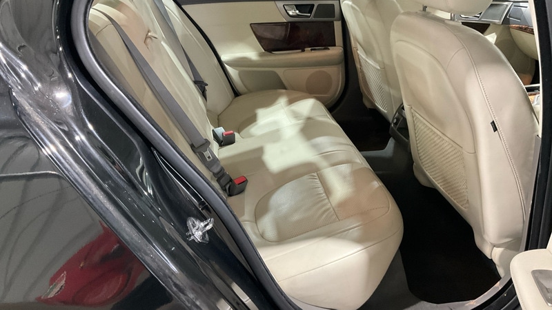 Used Jaguar XF 2010 for sale - 76380214: Photo 9