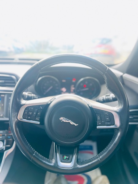 Used Jaguar XE 2016 for sale - 76665884: Photo 24