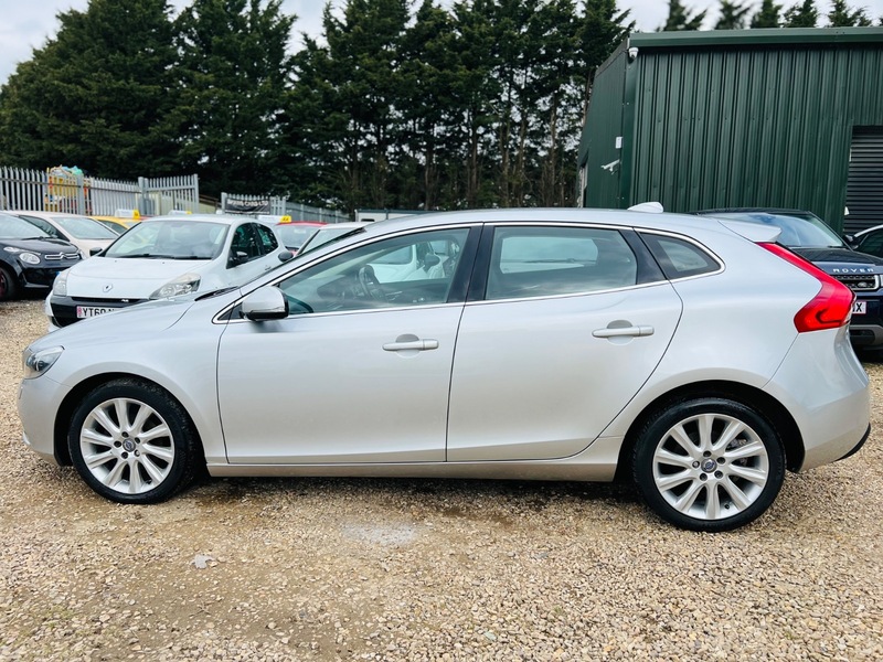 Used Volvo V40 2014 for sale - 76304566: Photo 10